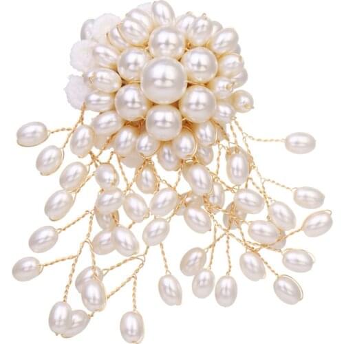Bettyue Fashion Jewelry Flower Appearance Noble Brooch With Shiny Pearl For Women&Girls Fascinating Ornament Fancy Gift