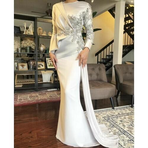 Vintage Long Sleeve O-Neck Lace Evening Dresses Silver Beaded Mermaid Floor Length Formal Party Dresses for Women