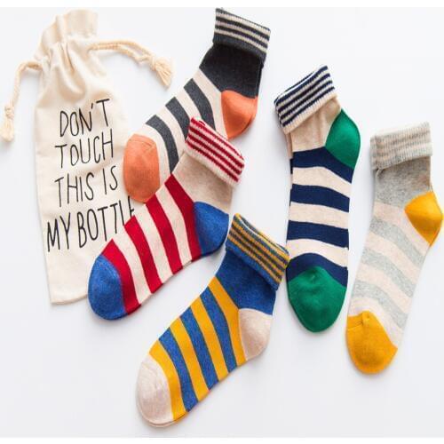 The new autumn winter lady stocking Sugar-colored pinstripes, whole cotton, flip, draw high striped socks 703