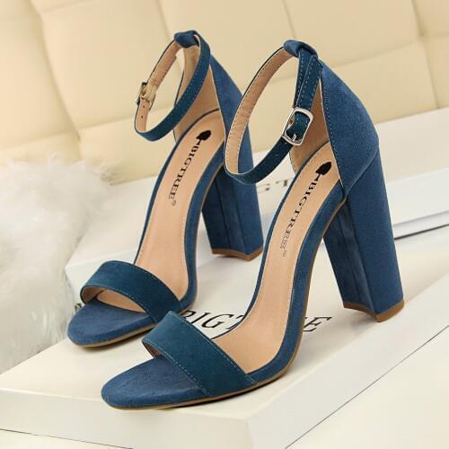 Quanzixuan Women's Shoes With A Strap