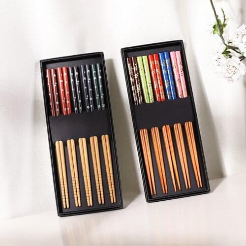 Japanese Style Printed Chopsticks 5 Pairs/set Bamboo And Wood Chopsticks Household Tableware Pointed Cooking Chopsticks Gift Box