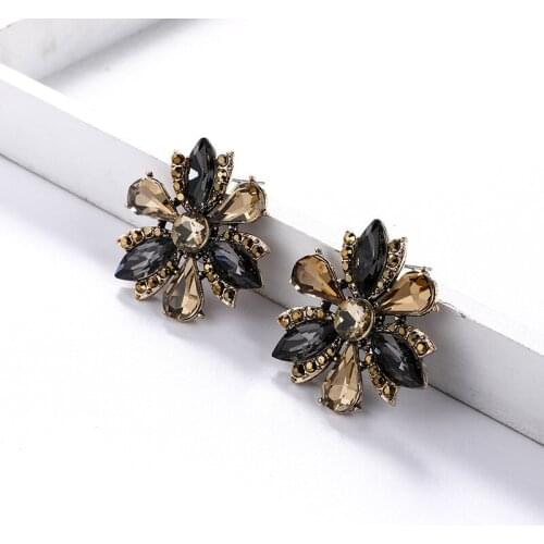 New Retro glass inlaid diamond flower earrings short six Petal Flower Earrings fashionable womens Earrings sell well
