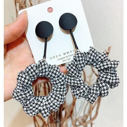 Elegant Dangle Large Circle Earring Black White Plaid Velvet Fabric Drop Earrings for Women Cloth Jewelry