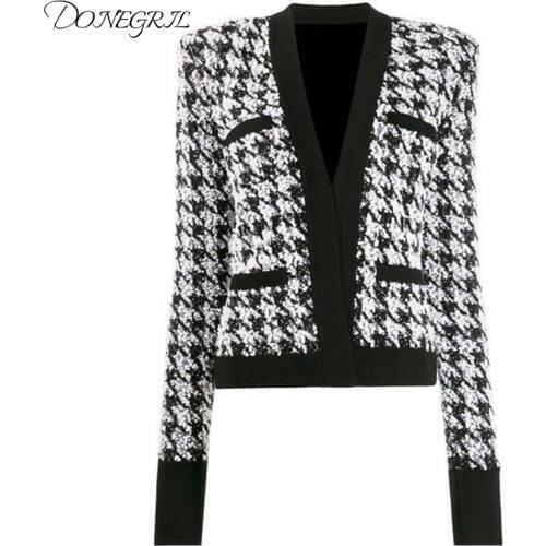 2020 Early autumn new womens wear symmetrical pocket decorative fabric Plaid long sleeve Baidu jacket short Coat