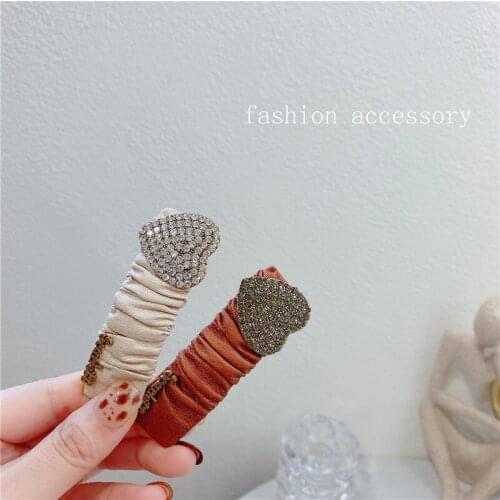 Korean version of the new product full diamond love wrinkled square hair accessories simple letter hair clip bb clip hair clip