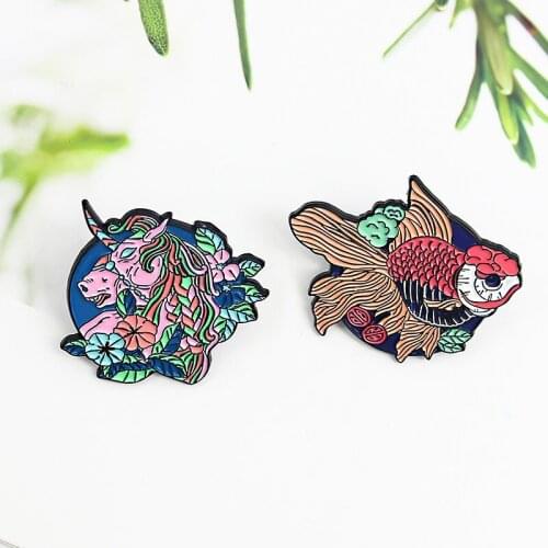 Fashion and Creative Color Twist Braid Pretty Unicorn Badge, Round Goldfish Brooch With Wagging Tail, Personalized Accessories
