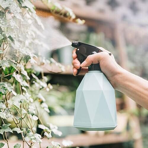 Garden Watering Watering Can Hand-Pressed Watering Can Balcony Succulent Flower Sprayer Geometric Appearance Spray Can