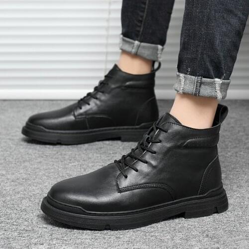 Hot Sale Fashion Leather Men Flats Shoes Outdoor Hand Sewing Men Oxfords Trendy Brand Men Leather Casual Ankle Boots Black Brown