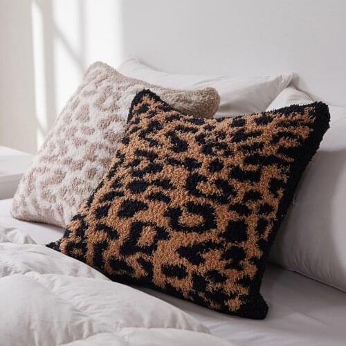 Leopard Print Fleece Cushion Cover, High-grade Fleece Cushion Cover, Super Soft and Comfortable Lightweight Cushion Cover