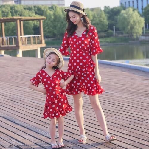 Summer Mommy and Me Princess Chiffon Dresses Mom Daughter Beach Vacation Short Sleeve Dress Girl Parent-child Dot Clothing