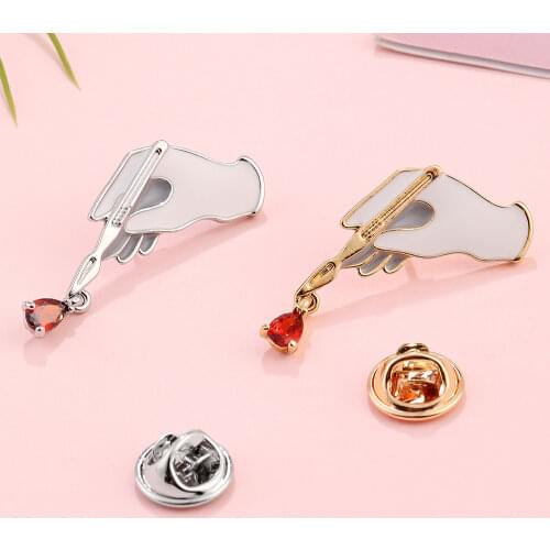 Harong Surgeon Scalpel Pins Enamel Badge Red Crystal Medical Anatomy Metal Pin Doctor Exquisite Jewelry Brooch for Student Gift