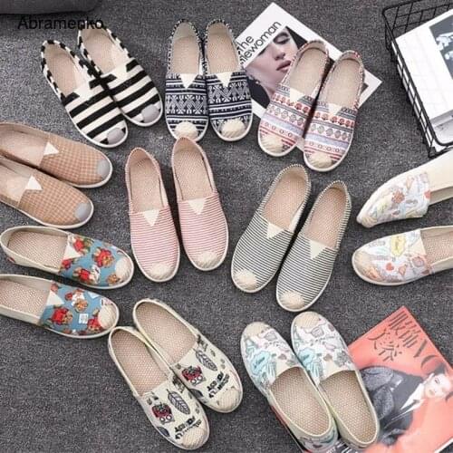 Spring Woman Flat Canvas Shoes 2021 Fashion Light Embroidery Slip On Loafers Elegant Non-slip Breathable Kawaii Casual Shoes