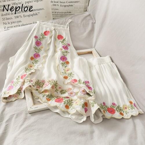 Neploe Women Retro Two Piece Set Vintage Embroidered Flower Off-Shoulder Halter Short Strap Ladies High Waist Slim Shorts 1E954