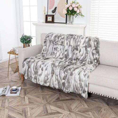 Genuine Natural Rabbit Fur Blanket Patchwork Real Rabbit Fur Throw Factory OEM Fur Blanket Pillows Soft Rabbit Fur Blanket