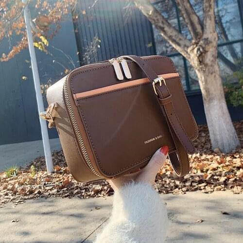Design High-end Womens Bag 2021 Autumn/winter New Fashion INS Messenger Explosion Style Square Bag Box Bag Width: 20cm