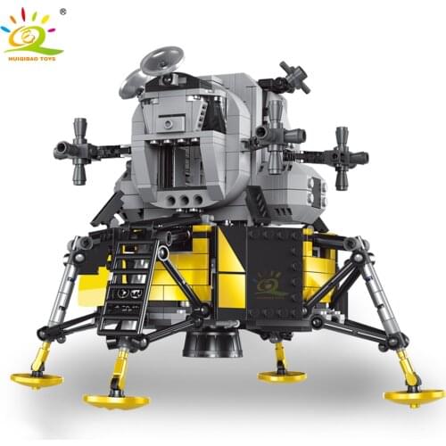HUIQIBAO 1112PCS Space Manned Spacecraft Moon Warehouse Building Blocks City Aerospace Astronaut Figures Bricks Toys Children