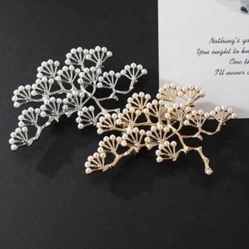 Women Fashion Pearl Brooch Pin Jewelry Brooches for Women Elegant Scarf Accessories Pin Brooch