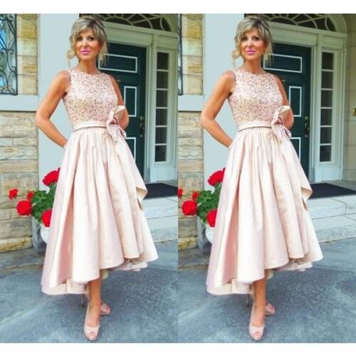 High Low Mother of the bride Dresses Jewel Neck Crystal Beaded Pastel Pink Plus Size Wedding Guest Dress Sash Party Gown