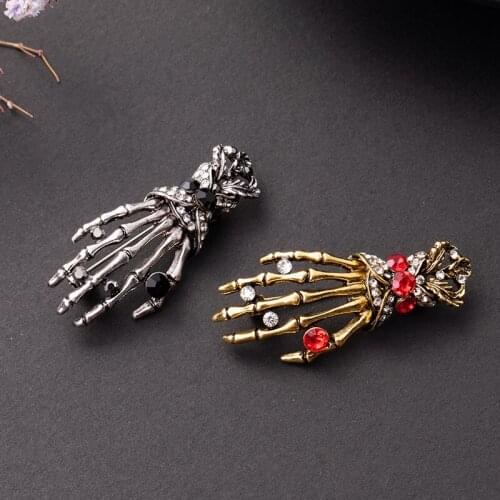 DIY Retro Brooch Womens Mens Punk Skull Inlaid Red White Rhinestone Pins Glamour Female Jewelry Cool Gift Direct Sales Hot