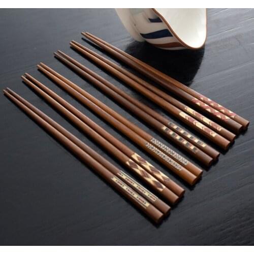 Japanese Style Reusable Durable Chopstick Colorful Strip Print Solid Wood Chopsticks Kitchen Tableware Kitchen Accessories