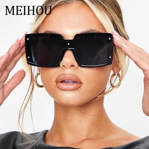 Fashion Black Square Sunglasses Woman 2021 Trend Brand Designer Rivet Sun Glasses For Women Vintage Female Eyewear UV400 Oculos