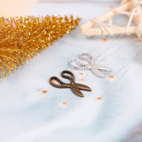 1 Piece 1:12 Dollhouse Miniature Mini Metal Scissors Model Toys Furniture Accessories 2 Colors