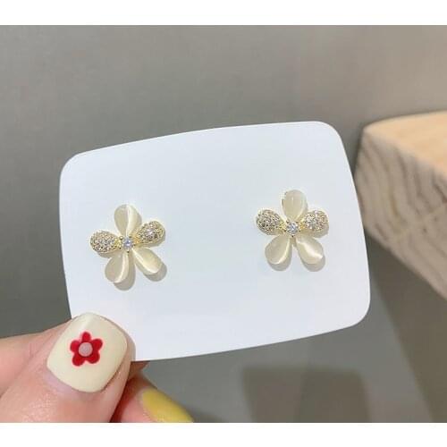 South Koreas new simple high-end sense of inlaid rhinestone earrings net red tide temperament flower earrings