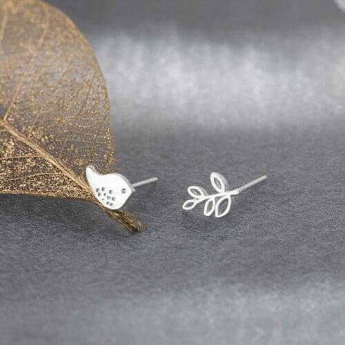 Small Bird Leaf Stud Earrings For Women Korean Niche Design Hollow Asymmetry Brushed Ear Partner Exquisite Fashion Girl Jewelry