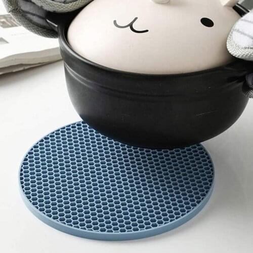 Silicone Pot Holders Heat-Resistant Mats for Hot Pan Tables Countertops Spoon Rest 2 Squared Mats 2 Round Mats