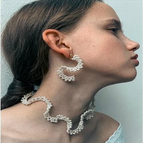 The luxury design imitates the pearl necklace necklace female wave pearl necklace necklace female 2020 fashion glamour jewelry