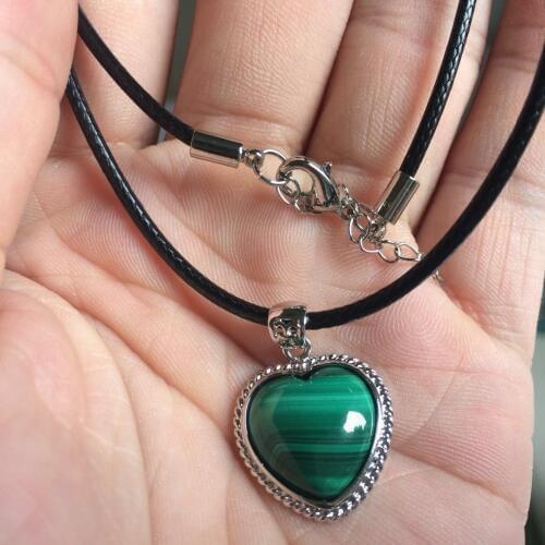 Heart shape natural malachite stone pendant natural stone pendant natural necklace pendant for woman for gift wholesale