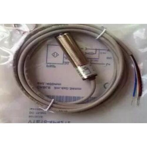 Free Shipping 2pcs/lot New VTF18-4P1212 VTE18-4N1212 VTF18-4N1612 VTE18-4N4212 4P4212 diffuse reflection photoelectric sensor