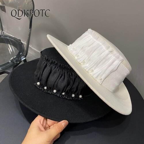 2021 New Autumn Winter Hat Women High Quality Wool Fedoras England Retro Fashion Pearl Elegant Black Flat Top Jazz Cap QDKPOTC