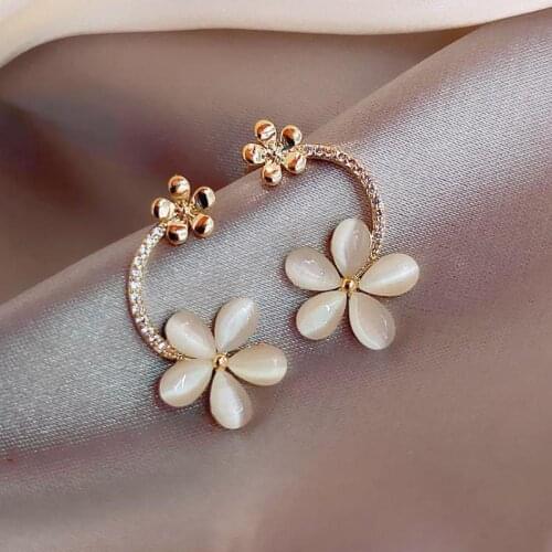 Korean Earrings Fashion Jewelry Crystal Petal Statement Earrings Oorbellen Stud Earrings For Women Brincos Wholesale