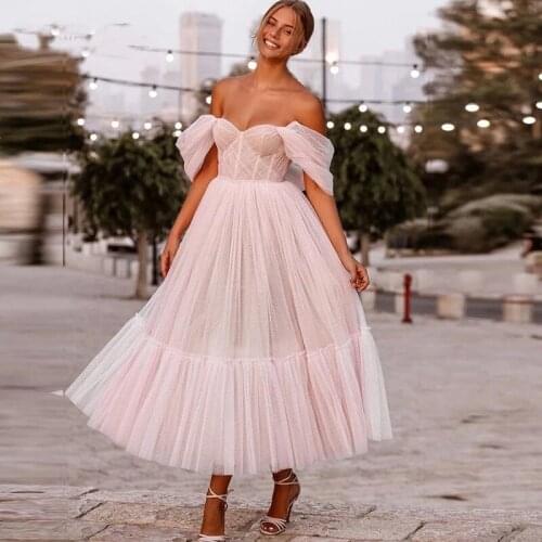 Romantic Lace Beach Wedding Dress with Short Sleeves Pink Dotted Tulle A Line Off the Shoulder Bridal Gowns Robe De Mariee 2021
