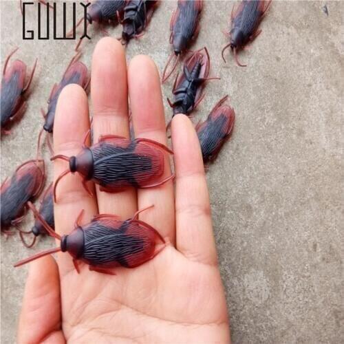 10pcs Simulation cockroaches insects Halloween costumes Moving the small toy terror of cockroaches