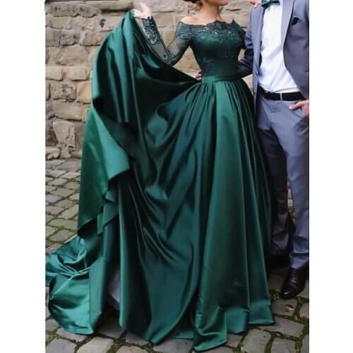Elegant Muslim Long Sleeves Lace Emerald Green Evening Dresses 2019 Off the Shoulder Satin Formal Dress Party Ball Gown