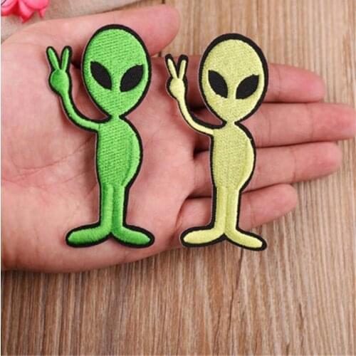 T-N Cartoon ET UFO Green Extraterrestrial Friend Embroidery Iron On Patches Big Eyes Aliens Stickers Applique for Clothes DIY