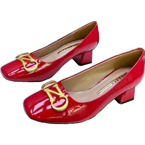 Spring and Autumn Pumps Women Patent Cowhide Leather Square Heel Horse-bit Metal Decoration Shoes for Office Ladies