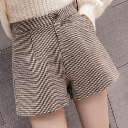2021 New Autumn Winter Woman High Waist Wide Leg Female Woolen Shorts Warm Outerwear Ladies A-line Loose Streetwear Short Q42