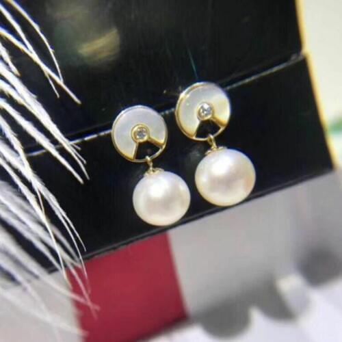 Gorgeous pair of 10-11mm south sea round white pearl earring 18k