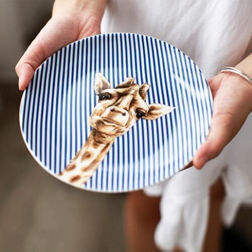 4 Pieces Ceramic Plates Sets Western Style Animals Printed On-glazed Round Steak Dessert Creative Porcelain Wedding Gifts Set