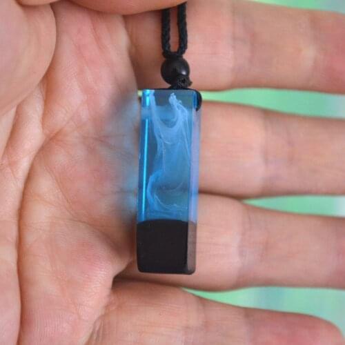 Mountain necklaces, fashion women, men wear gifts, resin materials, handicrafts, special pendant wholesale