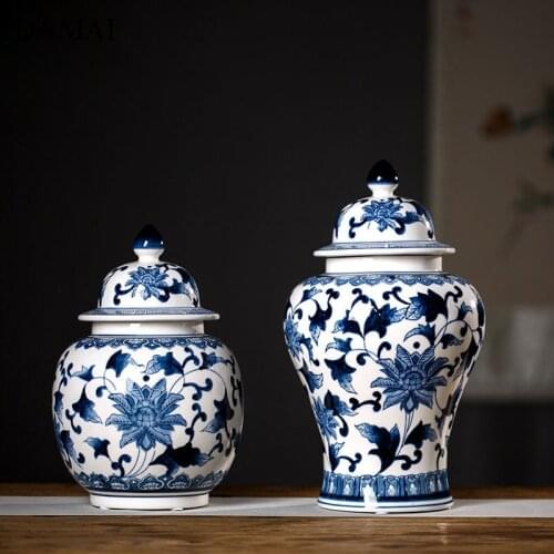 Chinese Classical Ceramic Vase Painted Blue and White Porcelain Crafts Desktop Flowers Vases Ornaments Living Room Decoration