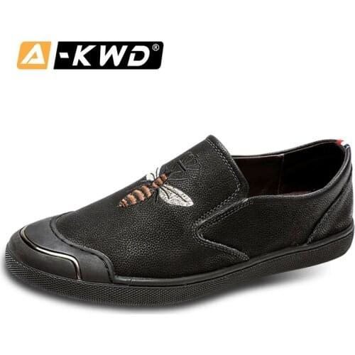 2020 New Comfortable Men Casual Shoes Loafers Men Driving Shoes Quality Split Leather Shoes Man Flats Hot Sale Moccasins Shoe