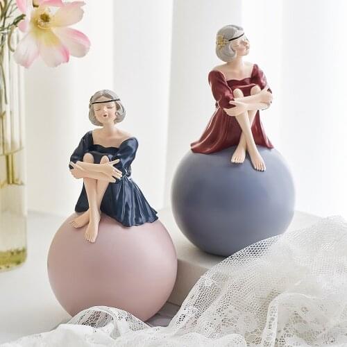 Nordic Cute Bubble Girl Figurine Resin Character Statues and Sculptures Home Decoration Accessories Room Desk Decoration Craft