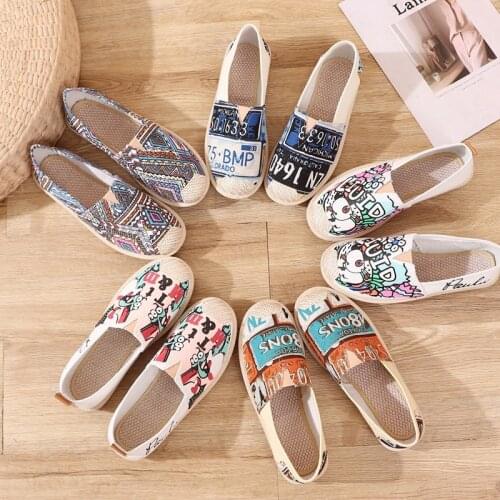 Womens flat shoes leisure shoes fishermans shoes fashionable pattern cloth shoes antiskid and light rubber soled shoes