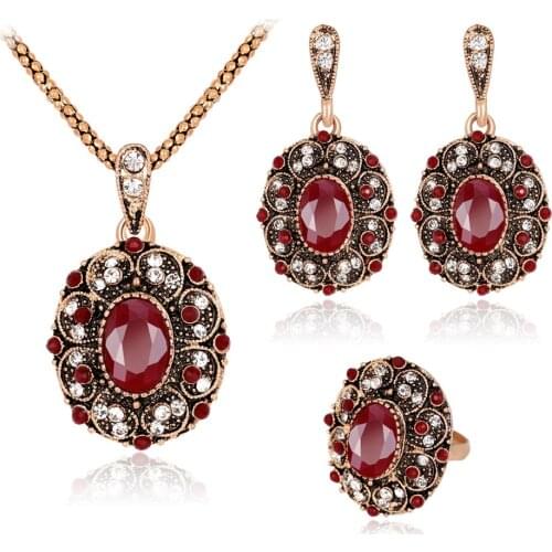 Retro Jewelry Atmosphere Style Alloy Inlaid Red Gemstone Female Jewelry Three-piece Set Of Mothers Day Gift Exquisite Gift