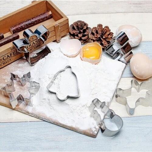 6pcs/set Christmas Cookie Cutter Mold Biscuit Press Stamp Embosser DIY Decoration Baking Mould Kitchen Accesorios Baking Tools