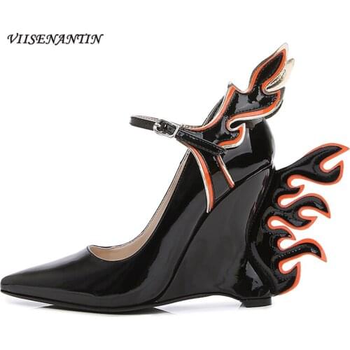 Original Fashion New Sheepskin Shiny Wedge with Pointed Shallow Mouth Buckle with Strange Wings Single Shoes Trendy Women
